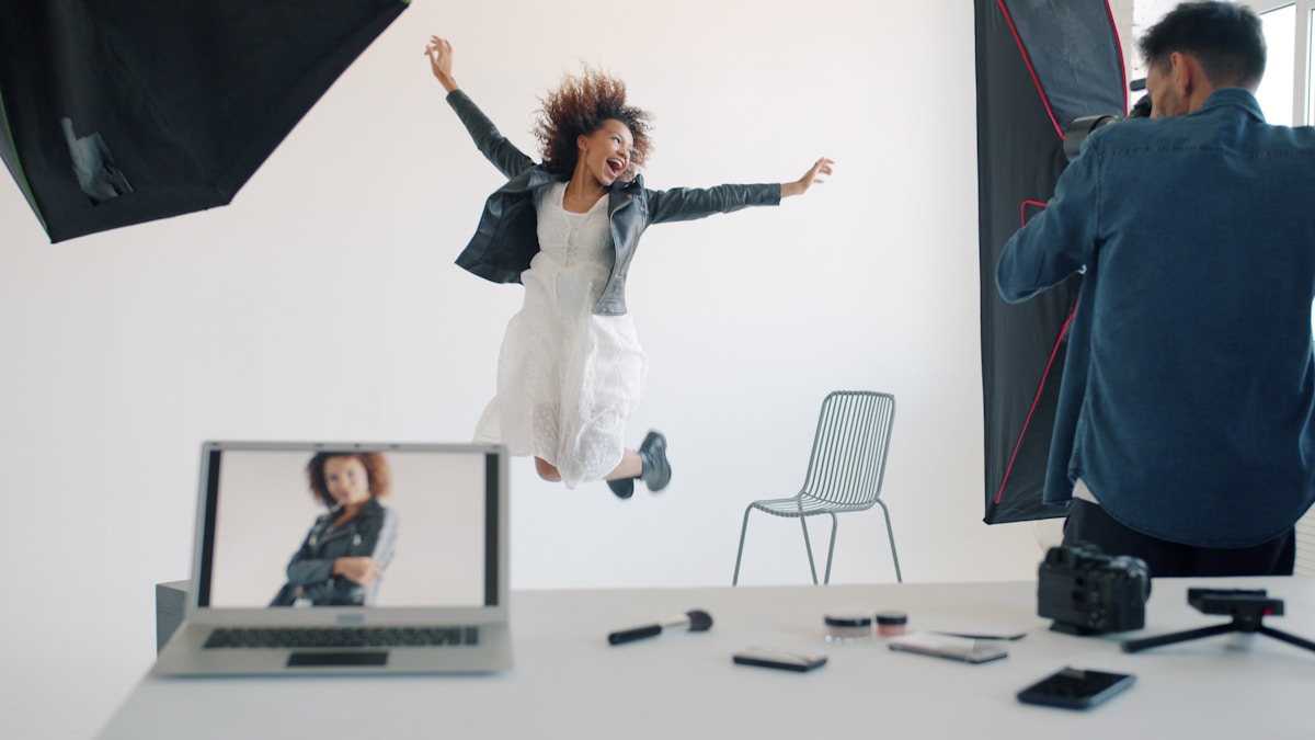Model pose reference guide for catalog photos